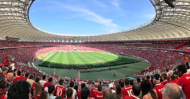 闻发布会上